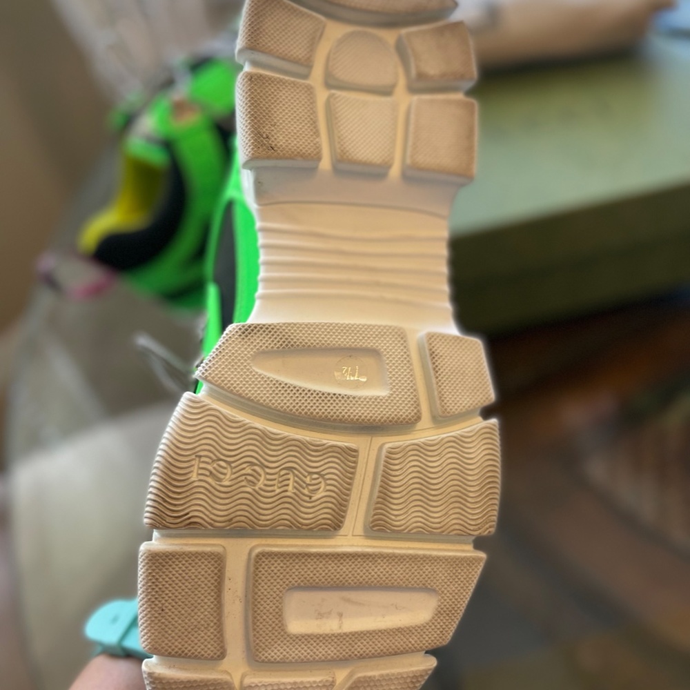 Gucci Flashtreck Sneakers - Picture 4 of 6